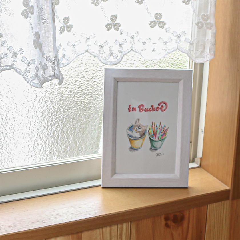 moguの色鉛筆画　ほのぼの可愛い癒し　バケツの中の子猫