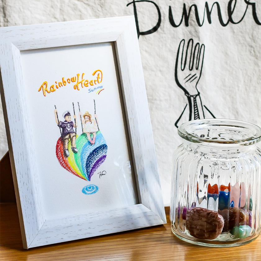 moguの色鉛筆画　ほのぼの可愛い癒し　レインボーハート・夏